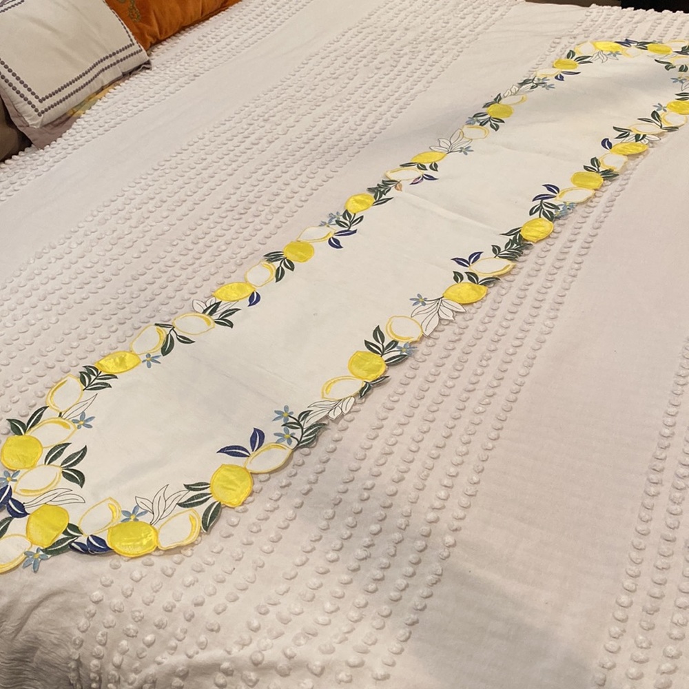 Lemon Embroidery 🍋 table runner - Picture 2 of 3
